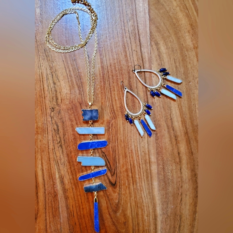 Lucky Brand Blue Necklace With Matching Blue Earrings 36$